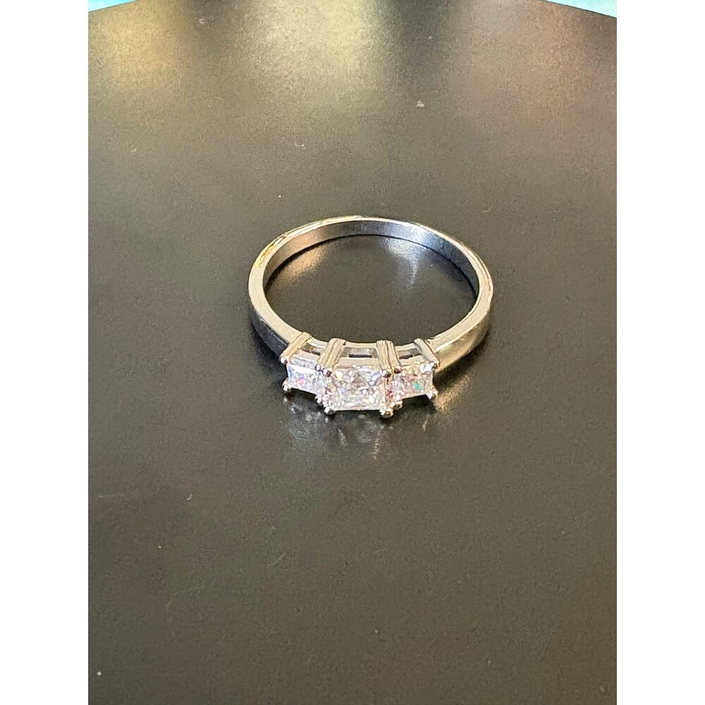 SZ 8 - Moissanite 1CTW, 3 Stone Silver Ring w/ GRA - Picture 5 of 8